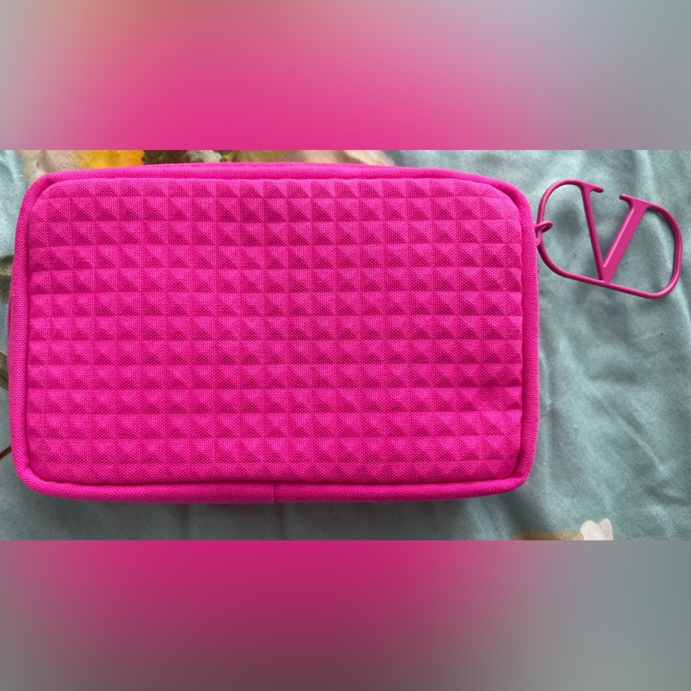 Valentino Donna Hot Pink Textured Stud Zippered Pouch